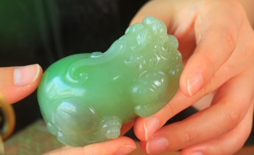 作品：翠紫 招财貔貅