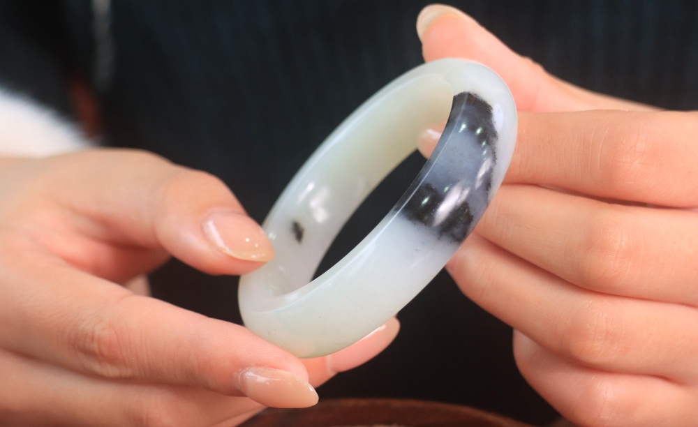 作品：青花·福镯